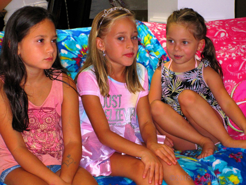 Birthday Girl Poses Along With Her Friends! Birthday Girl Poses Along With Her Friends!