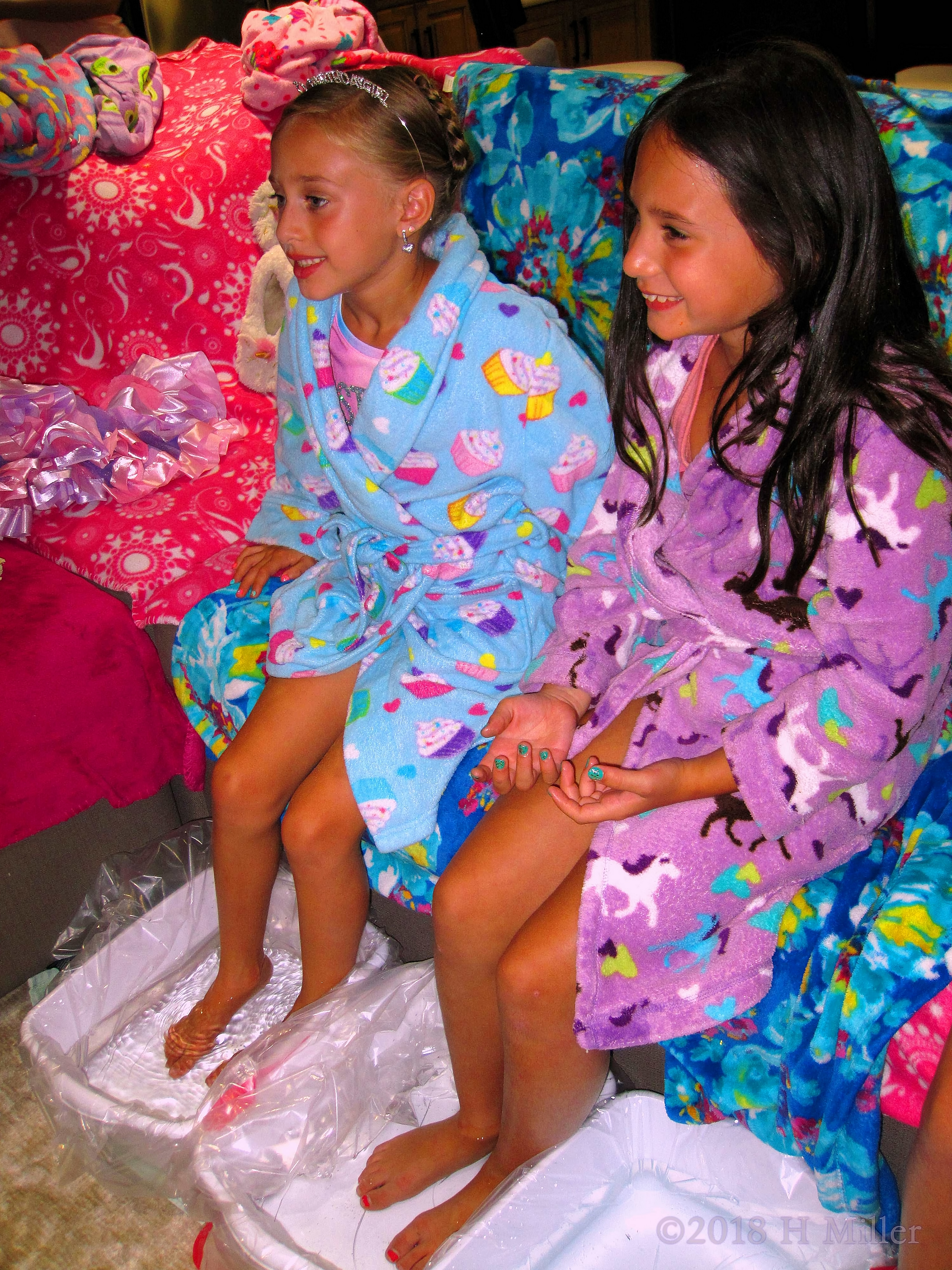 Carefree And Joyful During Fun Girls Pedicure Session! Carefree And Joyful During Fun Girls Pedicure Session!