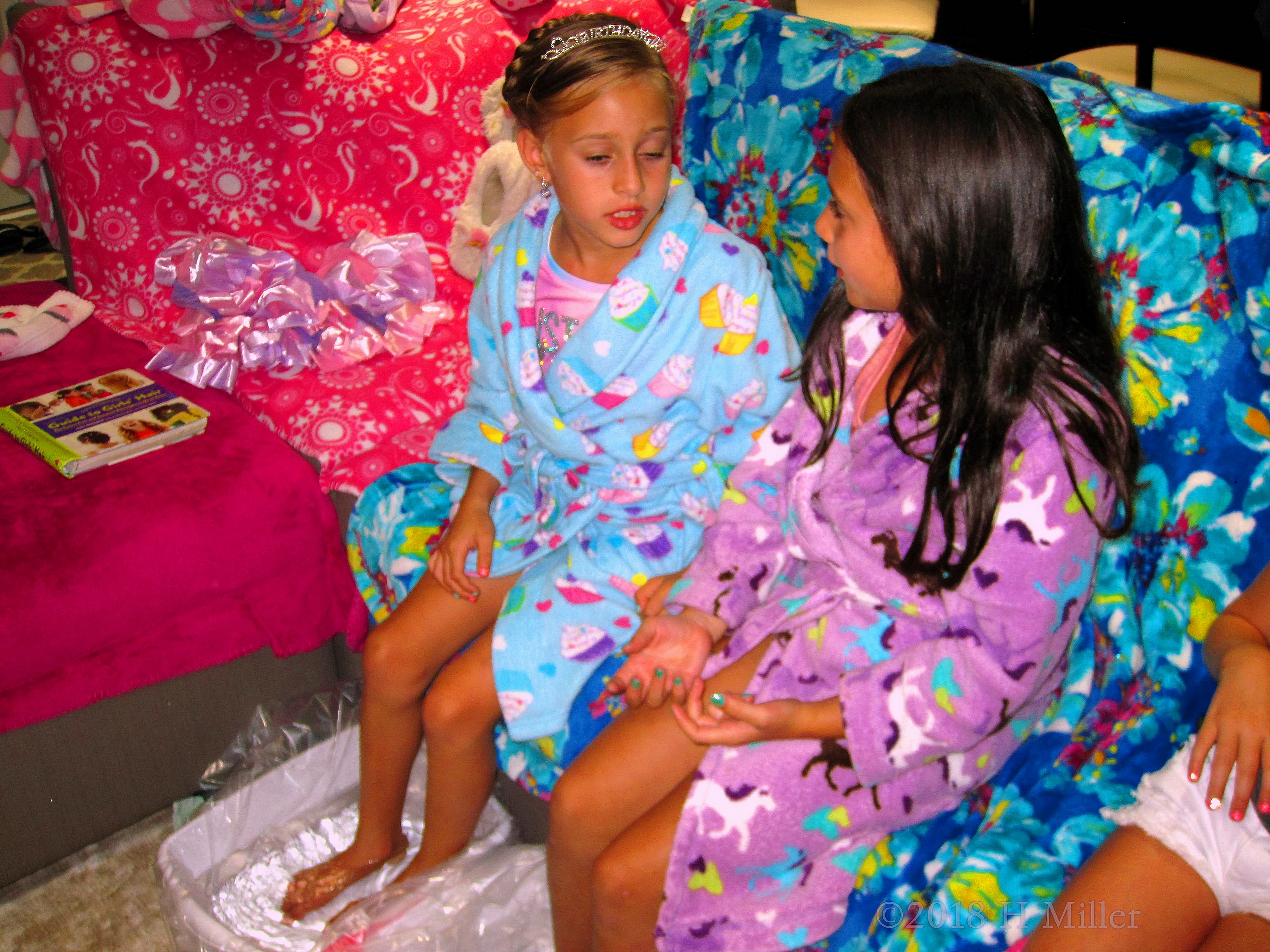 Chitchatting While Enjoying Pedicure For Kids Spa Activity! Chitchatting While Enjoying Pedicure For Kids Spa Activity!