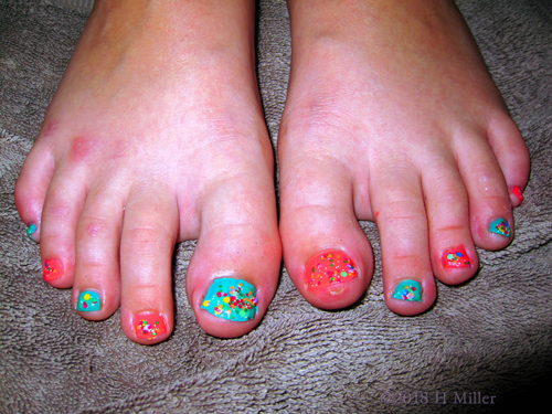 Alternating Red And Blue With Splash Of Colors, Vibrant Kids Pedicure!