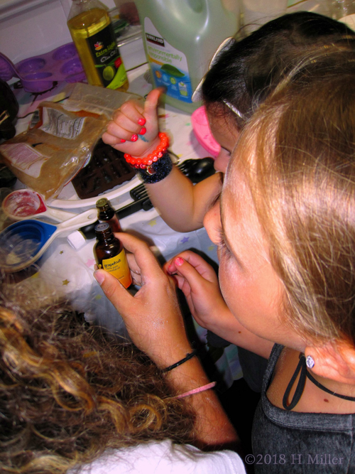 Using Various Ingredients Like Essential Oils For The Making Of Soap Kids Crafts! Using Various Ingredients Like Essential Oils For The Making Of Soap Kids Crafts!