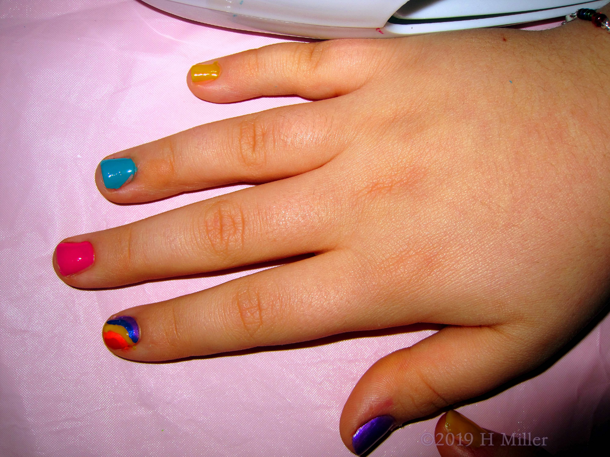 Wow! Look At This Gorgeous Kids Mani With Fantastic Rainbow Nail Art! 