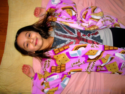 Happy Birthday Guest Prepares For Her Girls Facial! Happy Birthday Guest Prepares For Her Girls Facial!