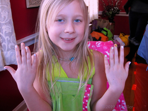 Happy Guest Shows Off Her Pretty Girls Manicure!