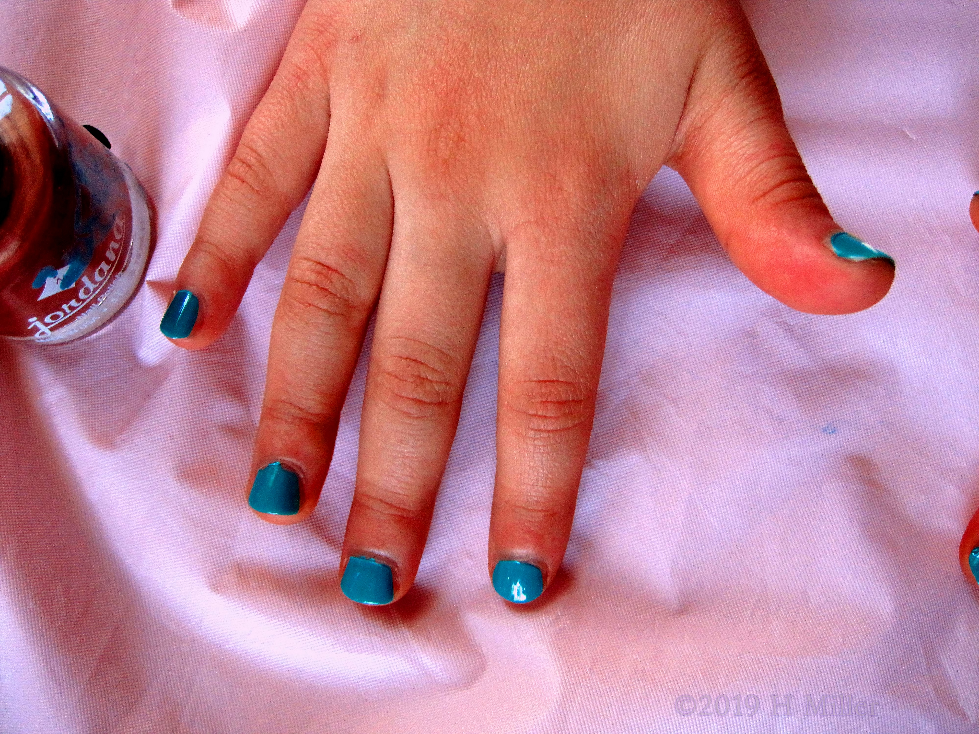 Close Up Of The Cool Kids Mani Close Up Of The Cool Kids Mani