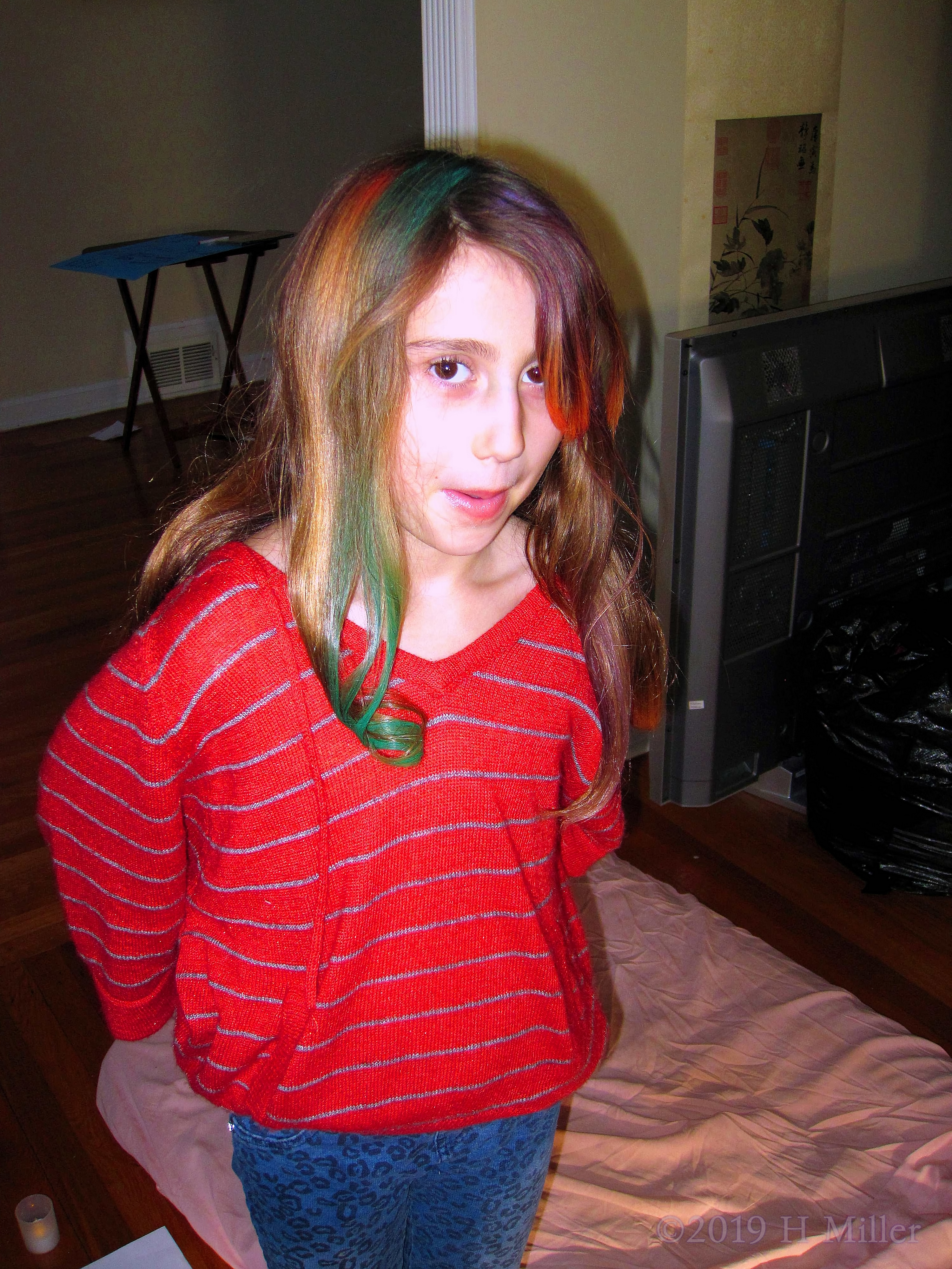 What A Colorful Curly Hairstyle For Girls! What A Colorful Curly Hairstyle For Girls!