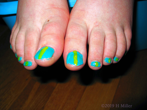 Awesome Kids Pedicure At The Home Spa Party