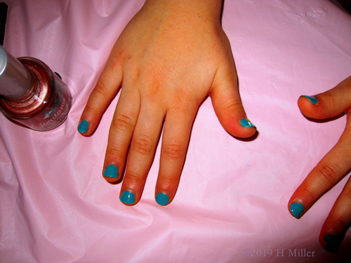 How Cool Are These Pretty Kids Manicures How Cool Are These Pretty Kids Manicures