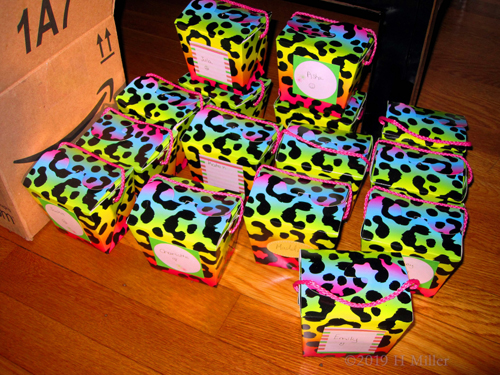 Pretty Gift Bag Packages For The Spa Guests Pretty Gift Bag Packages For The Spa Guests