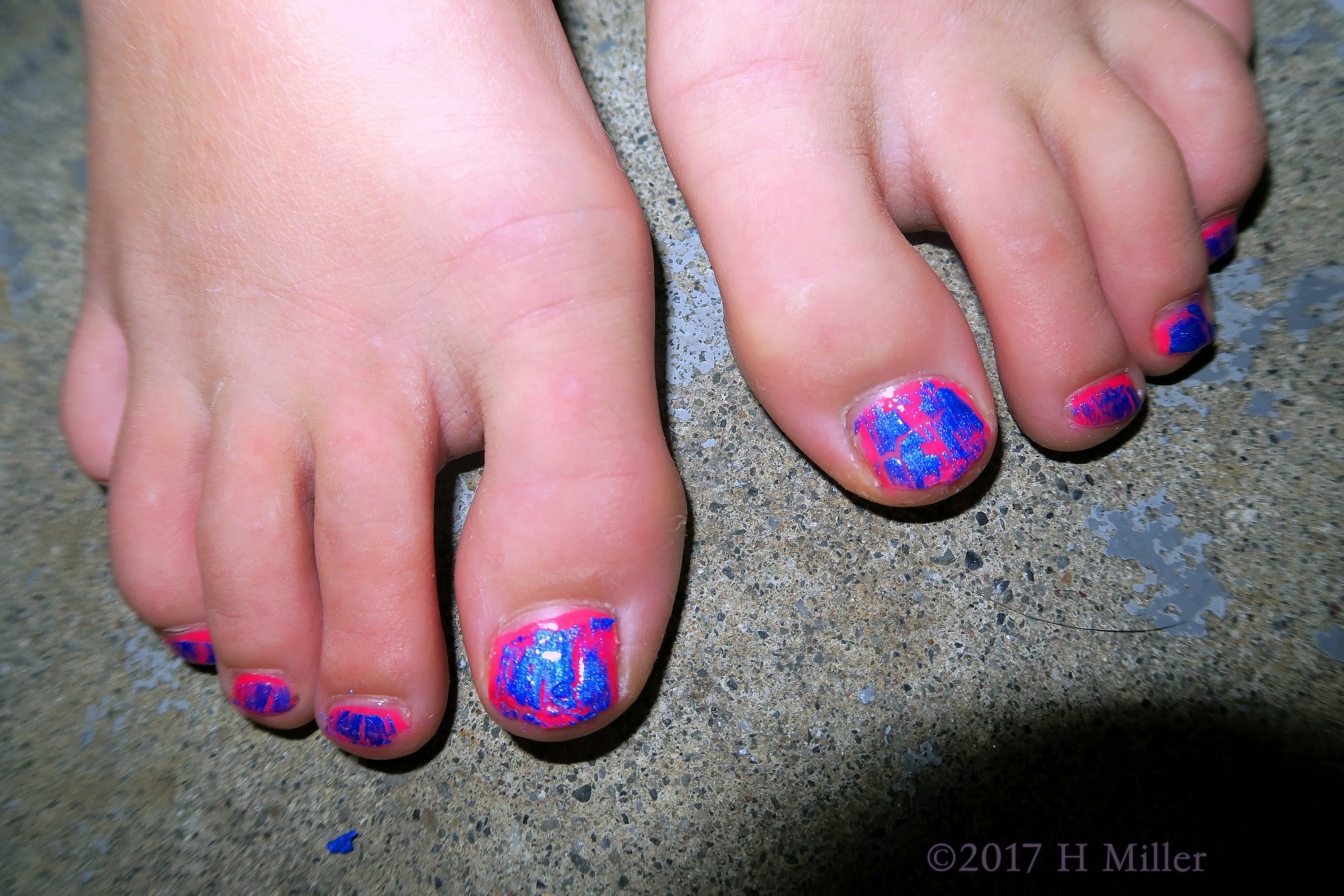 Funky Pink And Blue Shatter Girls Pedicure. Funky Pink And Blue Shatter Girls Pedicure.