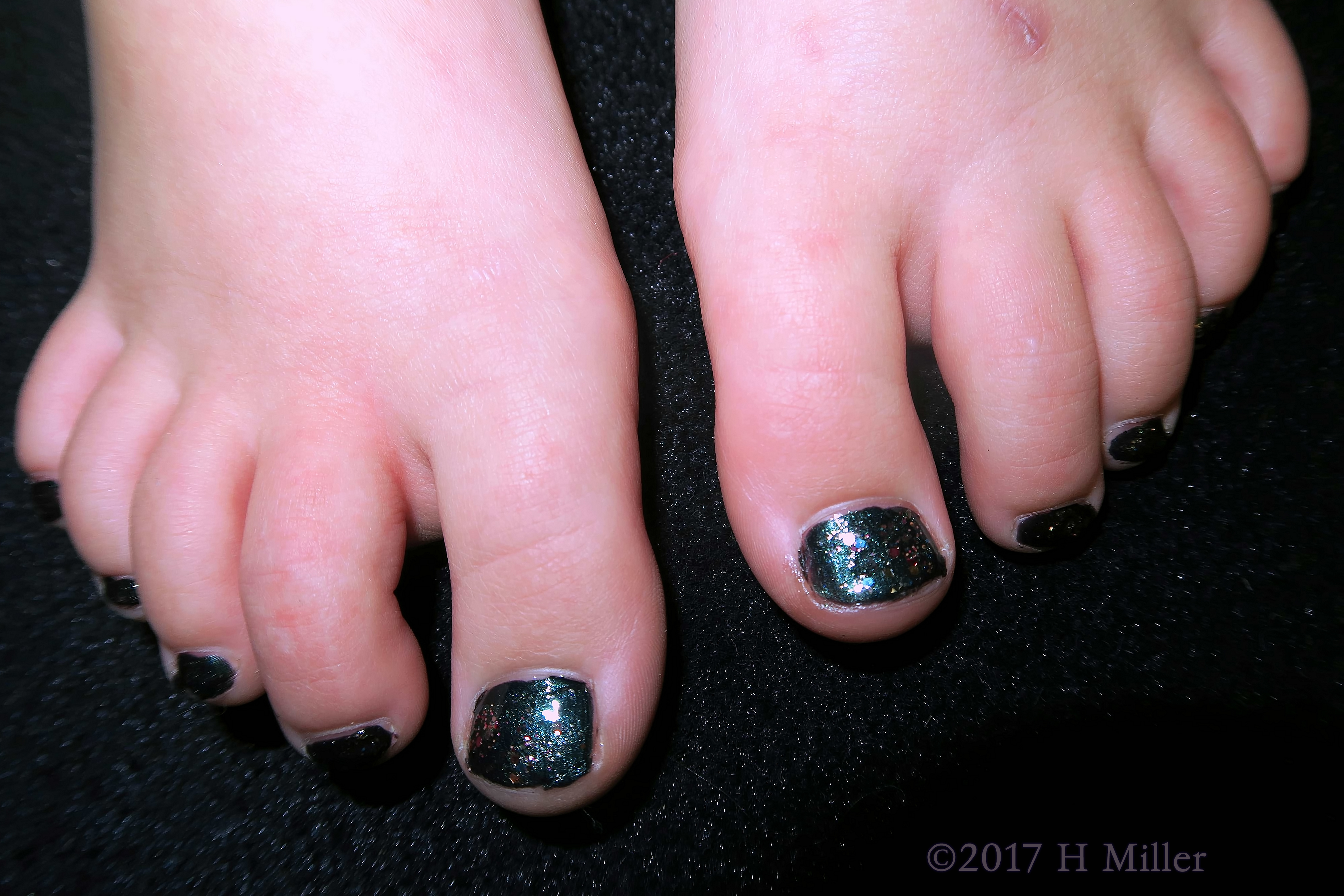 This Kids Pedicure Resembles A Galaxy This Kids Pedicure Resembles A Galaxy