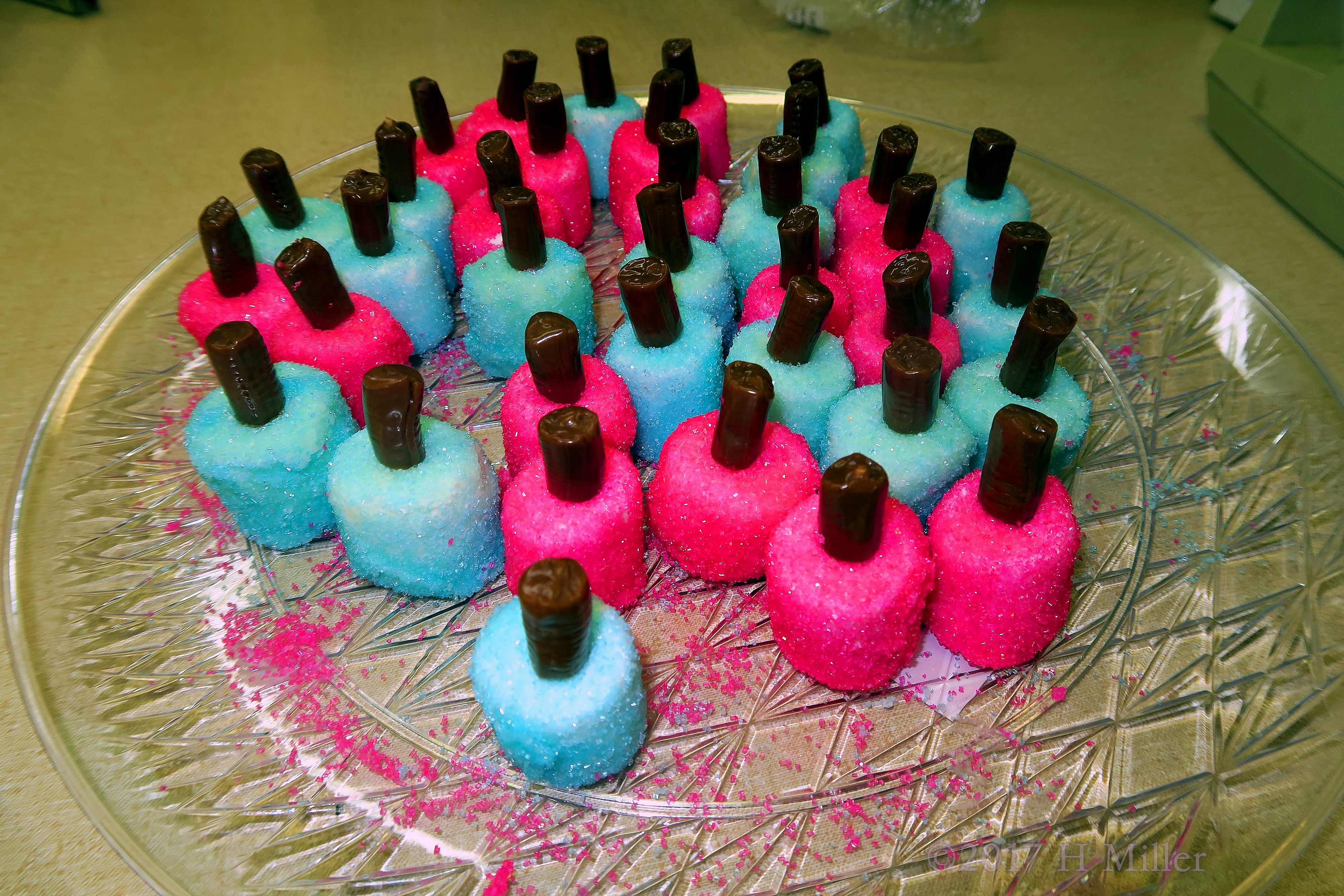 Treats Shaped Like Nail Polish Bottles!! Amazing! Treats Shaped Like Nail Polish Bottles!! Amazing!