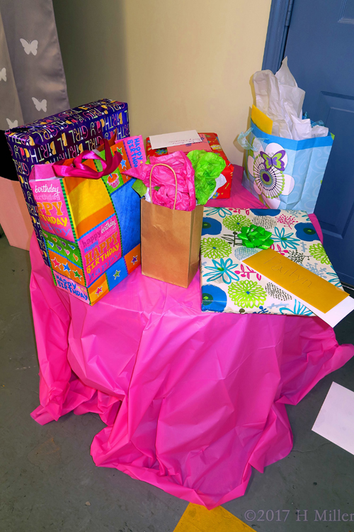 Gift Bags And More For The Kids Party