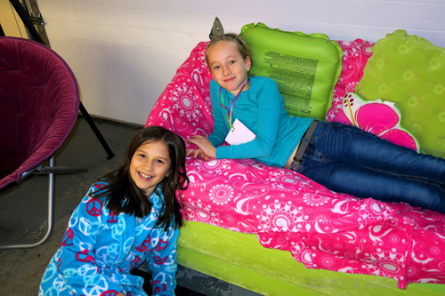 So Relaxing, Chilling On The Kids Spa Couch!! So Relaxing, Chilling On The Kids Spa Couch!!