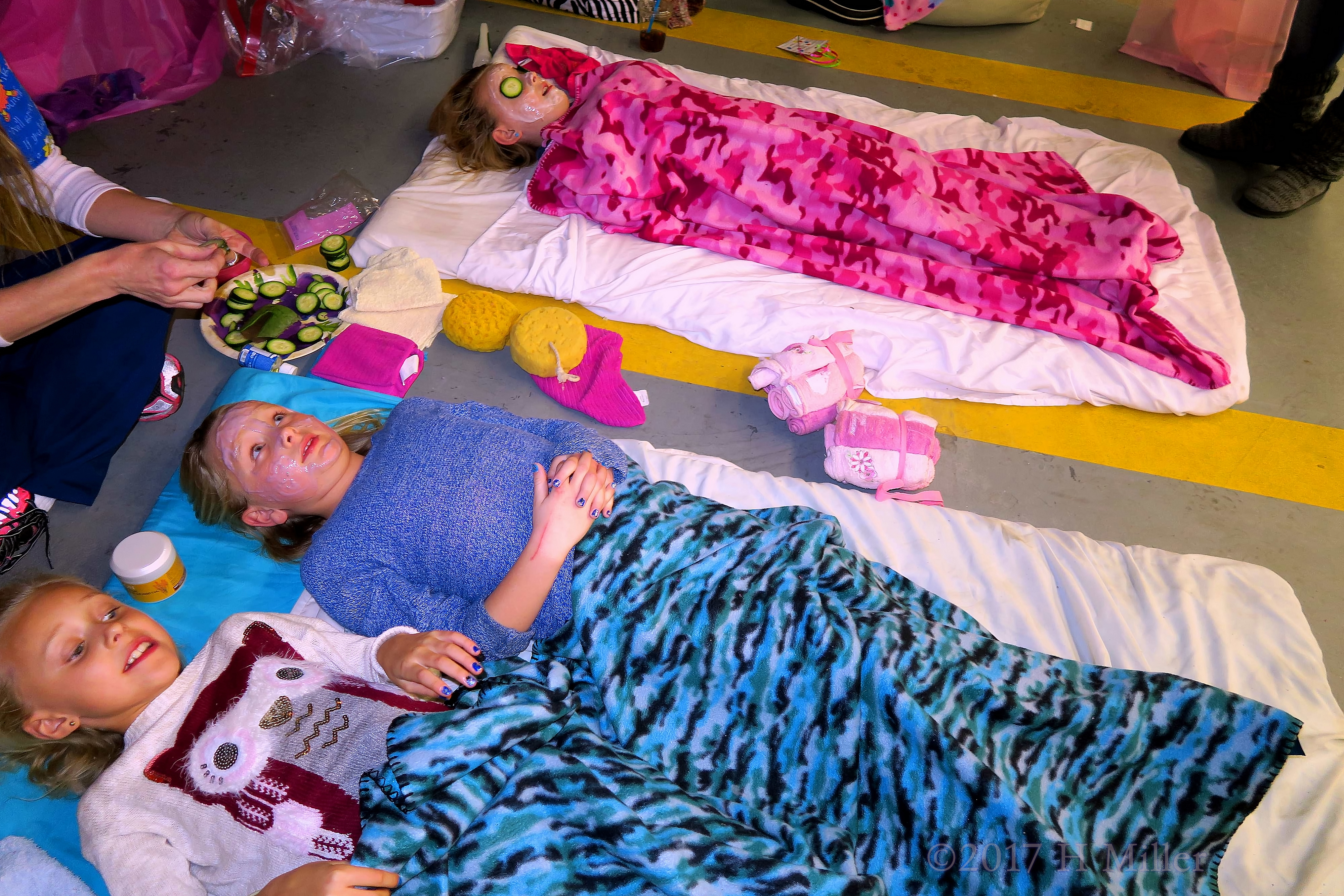 Everyone Is Having A Lot Of Fun Getting Girls Facials! Everyone Is Having A Lot Of Fun Getting Girls Facials!