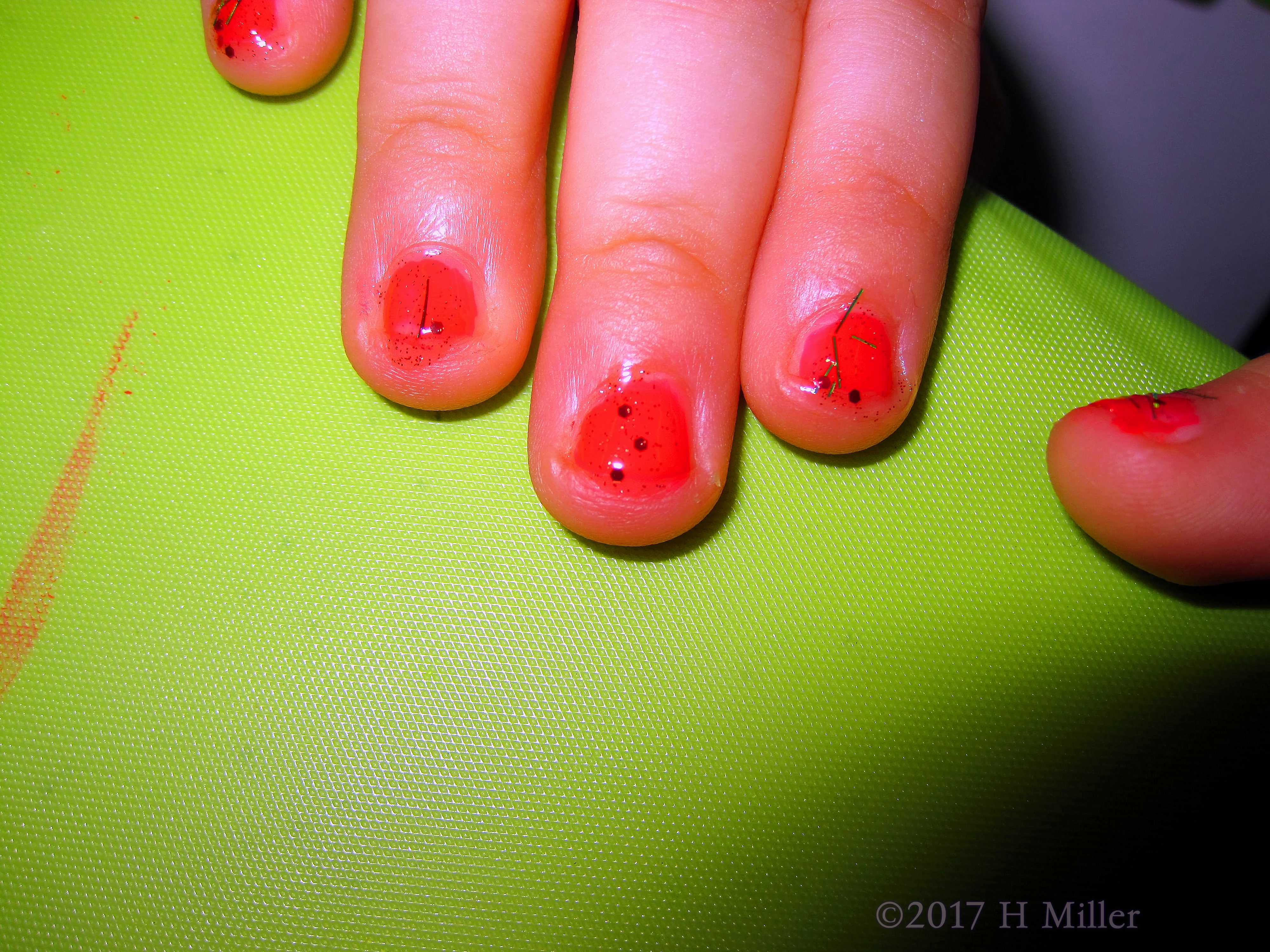 Glitter Extravaganza Mini Manicure. Glitter Extravaganza Mini Manicure.