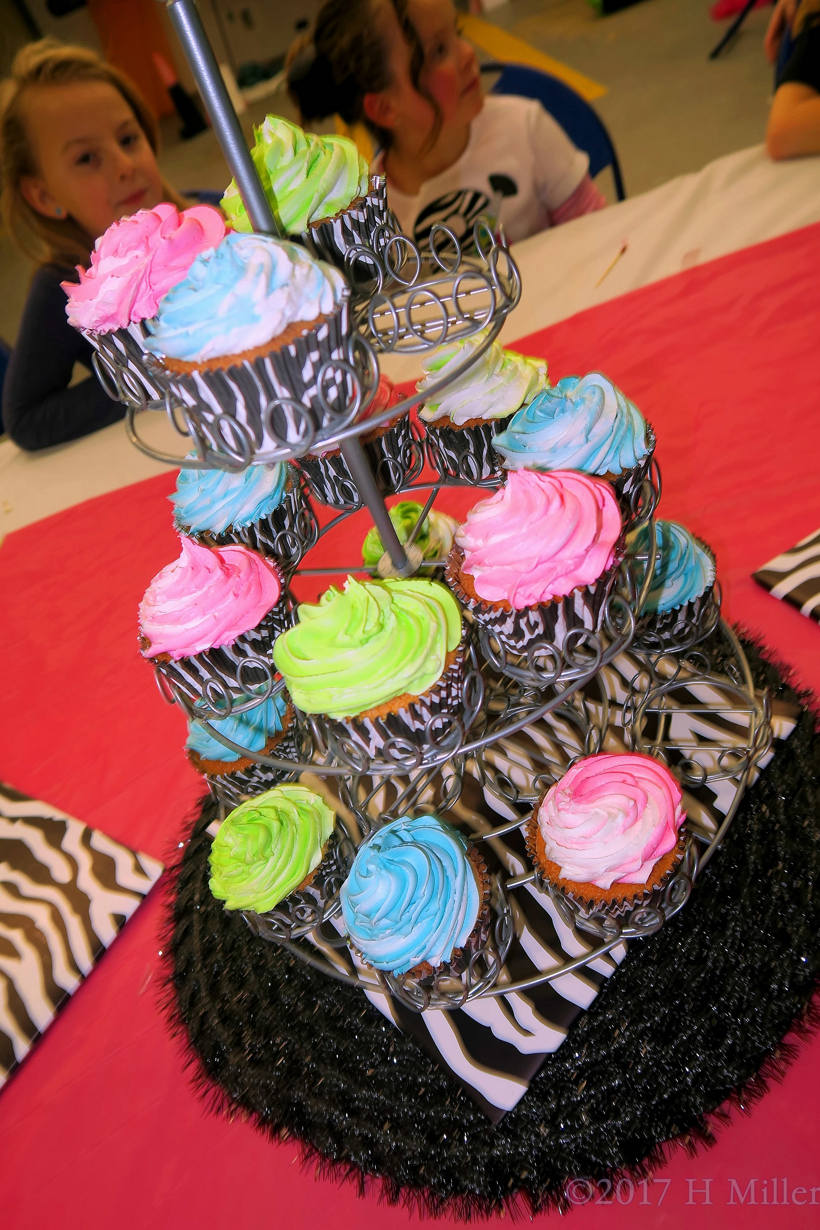 That Cupcake Frosting Looks So Scrumptious! That Cupcake Frosting Looks So Scrumptious!