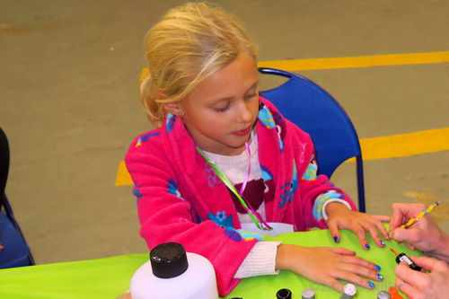 Cute Characters Drawn With Utmost Precision For This Girls Mini Mani. Cute Characters Drawn With Utmost Precision For This Girls Mini Mani.