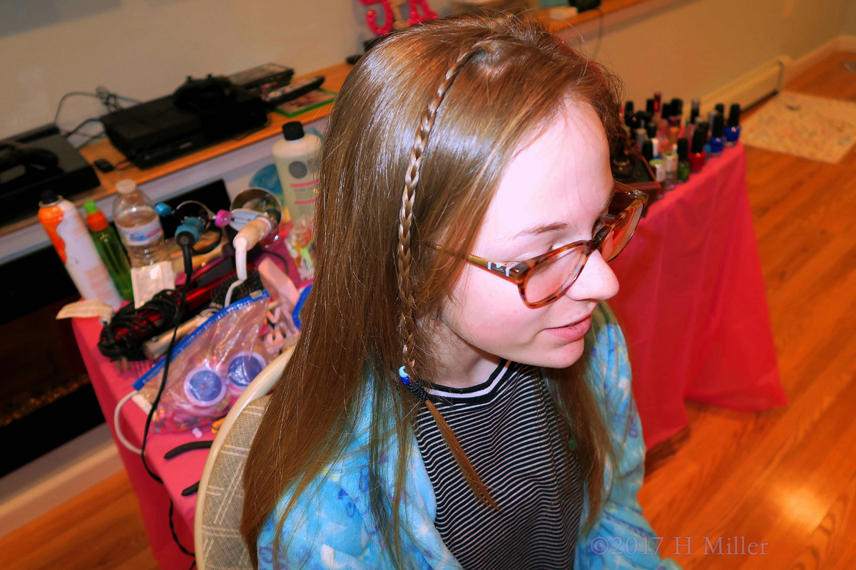 One More To The Cute Braided Hairstyle! 