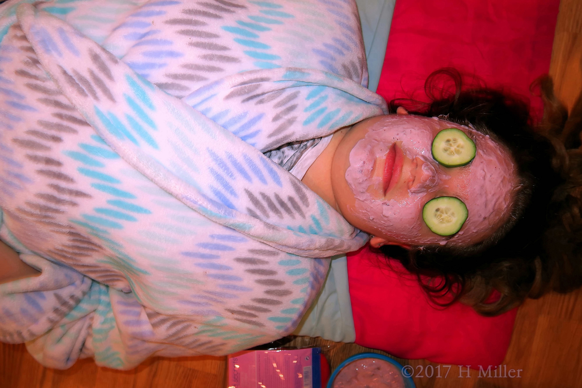 Paulina's Time To Relax With Her Kids Facial Masque On! 