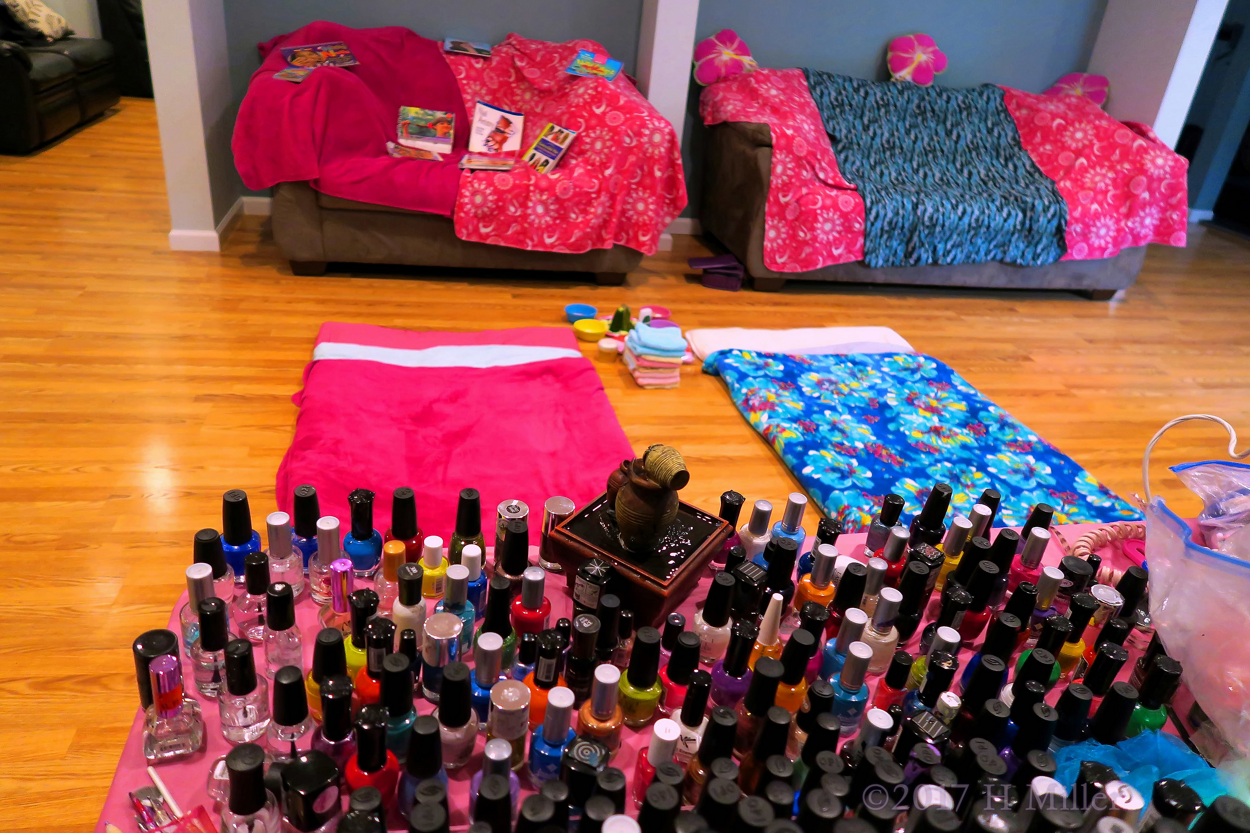 Perfect Setup To Begin Kids Mani And Facial Activities! Perfect Setup To Begin Kids Mani And Facial Activities!