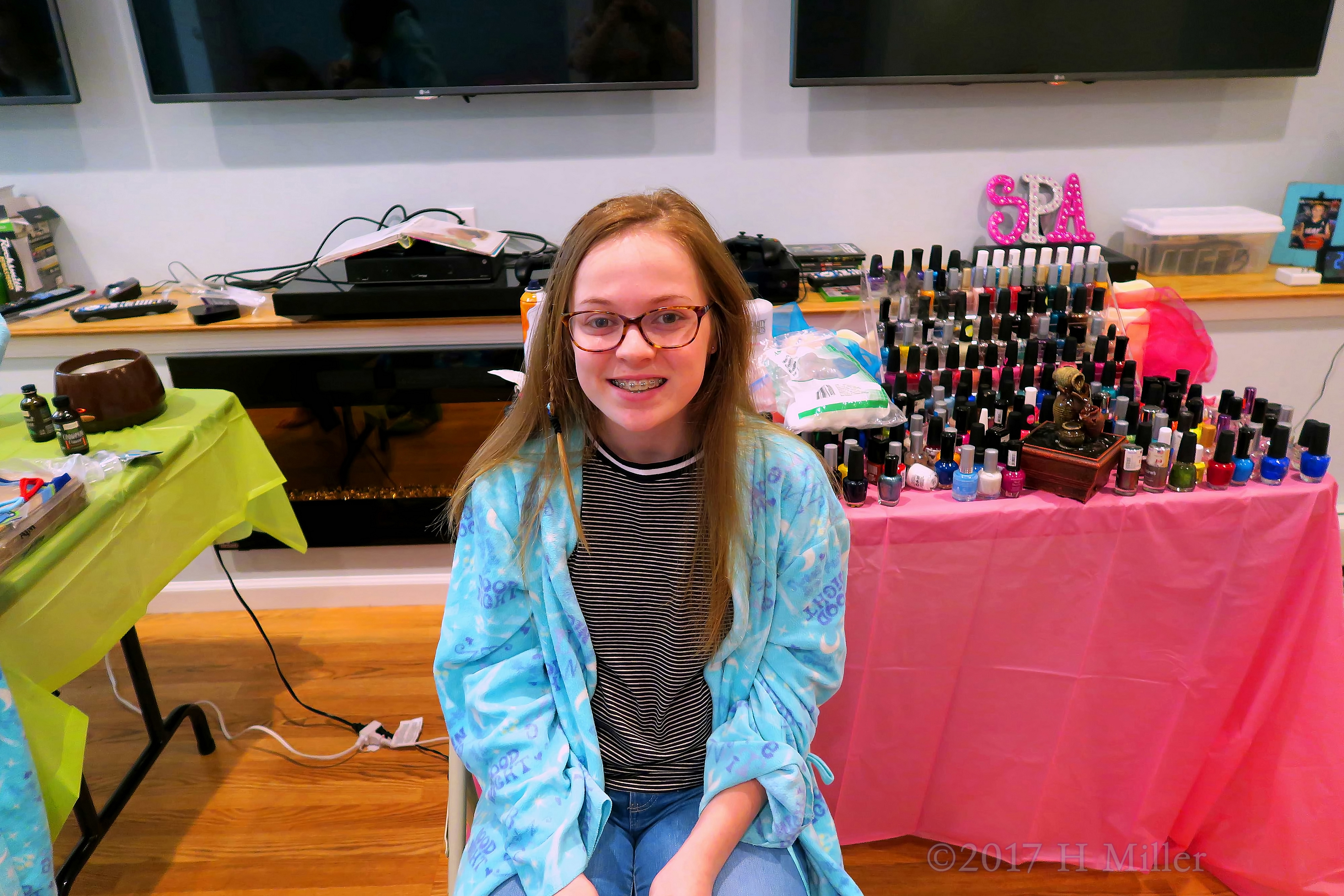 Posing With Her New Girls Hairstyle! 