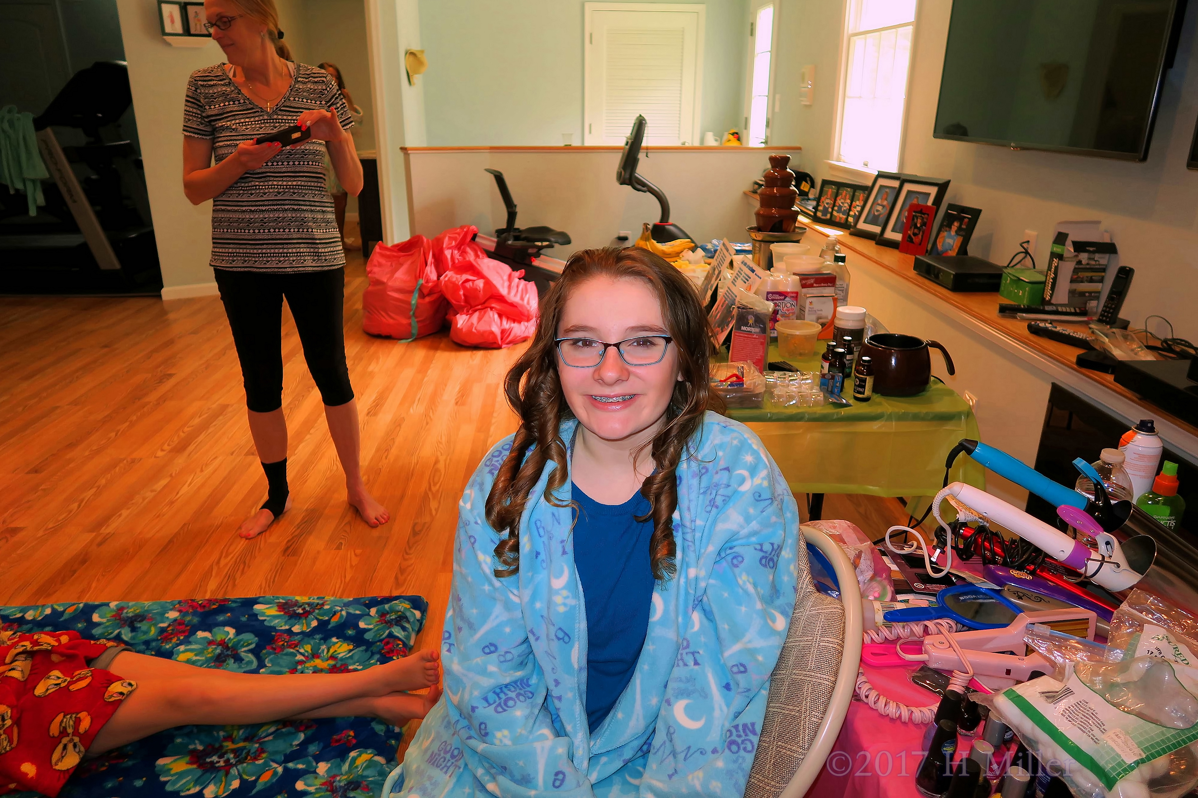 She Looks Happy With Her New Girls Hairstyle! She Looks Happy With Her New Girls Hairstyle!