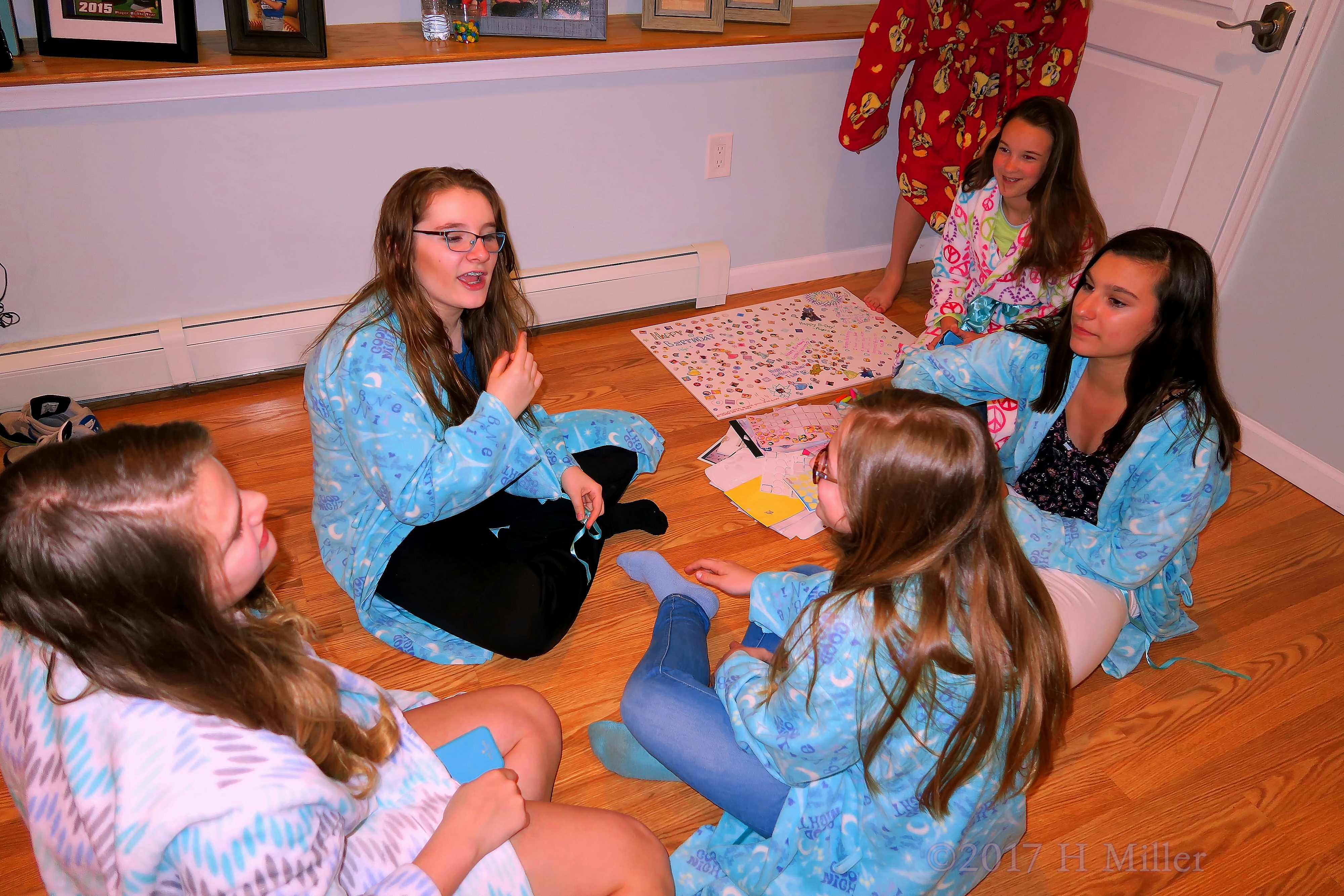 The Girls Chitchat And Have Fun! The Girls Chitchat And Have Fun!