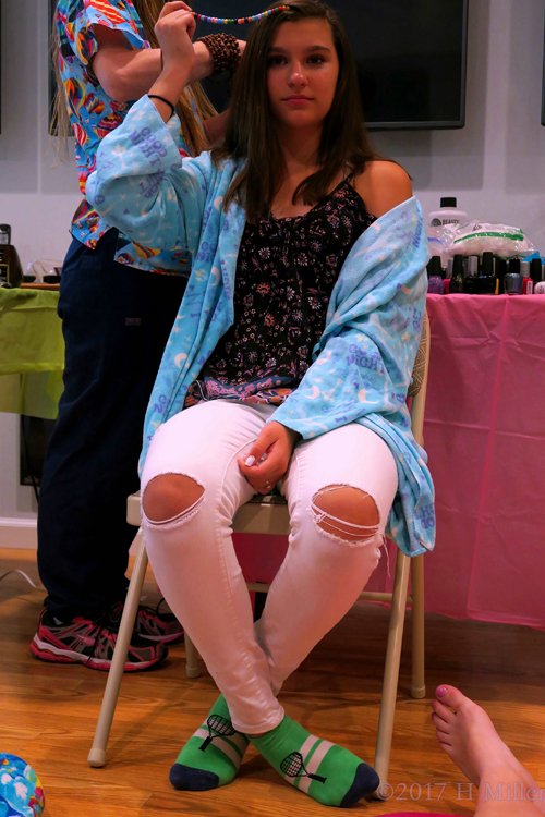 Girls Hairstyling Activity Begins At The Kids Spa Party! Girls Hairstyling Activity Begins At The Kids Spa Party!