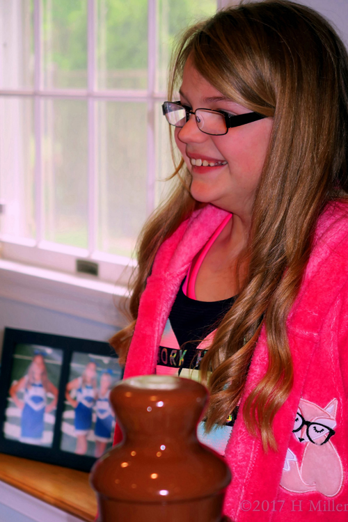 Happy To See The Table Full Of Delicacies! Happy To See The Table Full Of Delicacies!