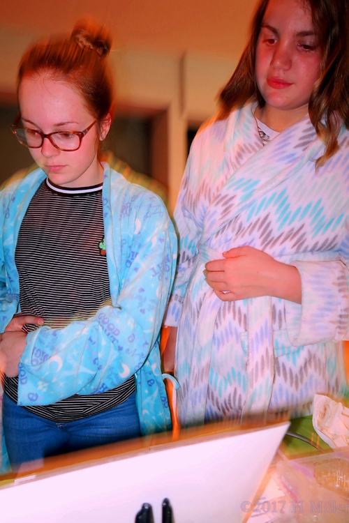 Paulina And Her Friend Busy Looking At Kids Craft Projects Directions! Paulina And Her Friend Busy Looking At Kids Craft Projects Directions!