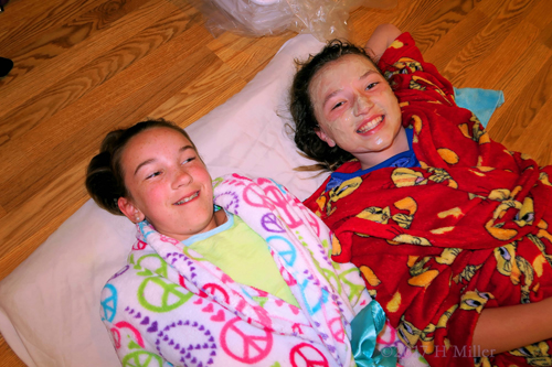 The Girls Enjoying Their Kids Facial Sessions! The Girls Enjoying Their Kids Facial Sessions!