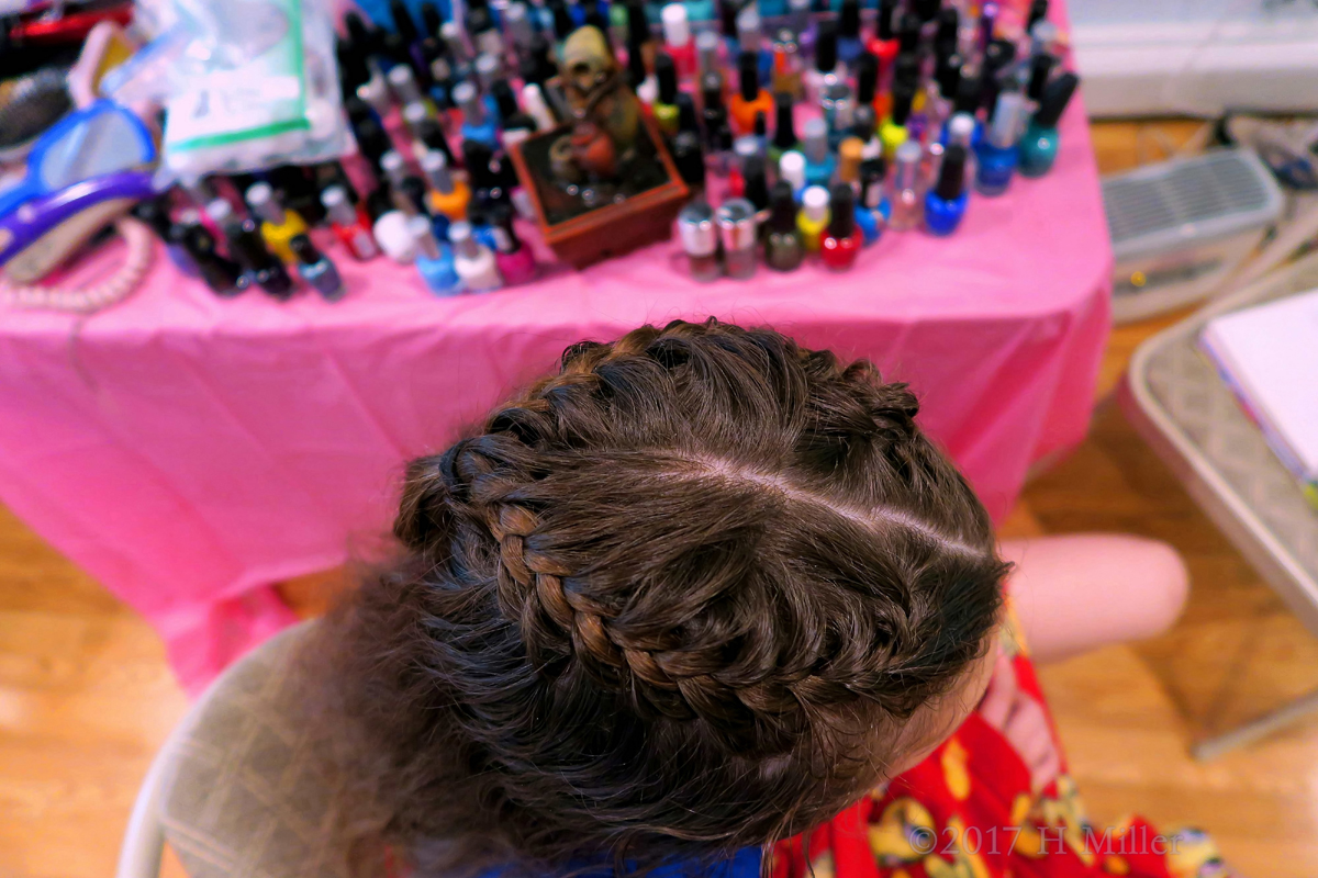 The Heart Shaped Braid Hairstyle From Above Without A Flash! 