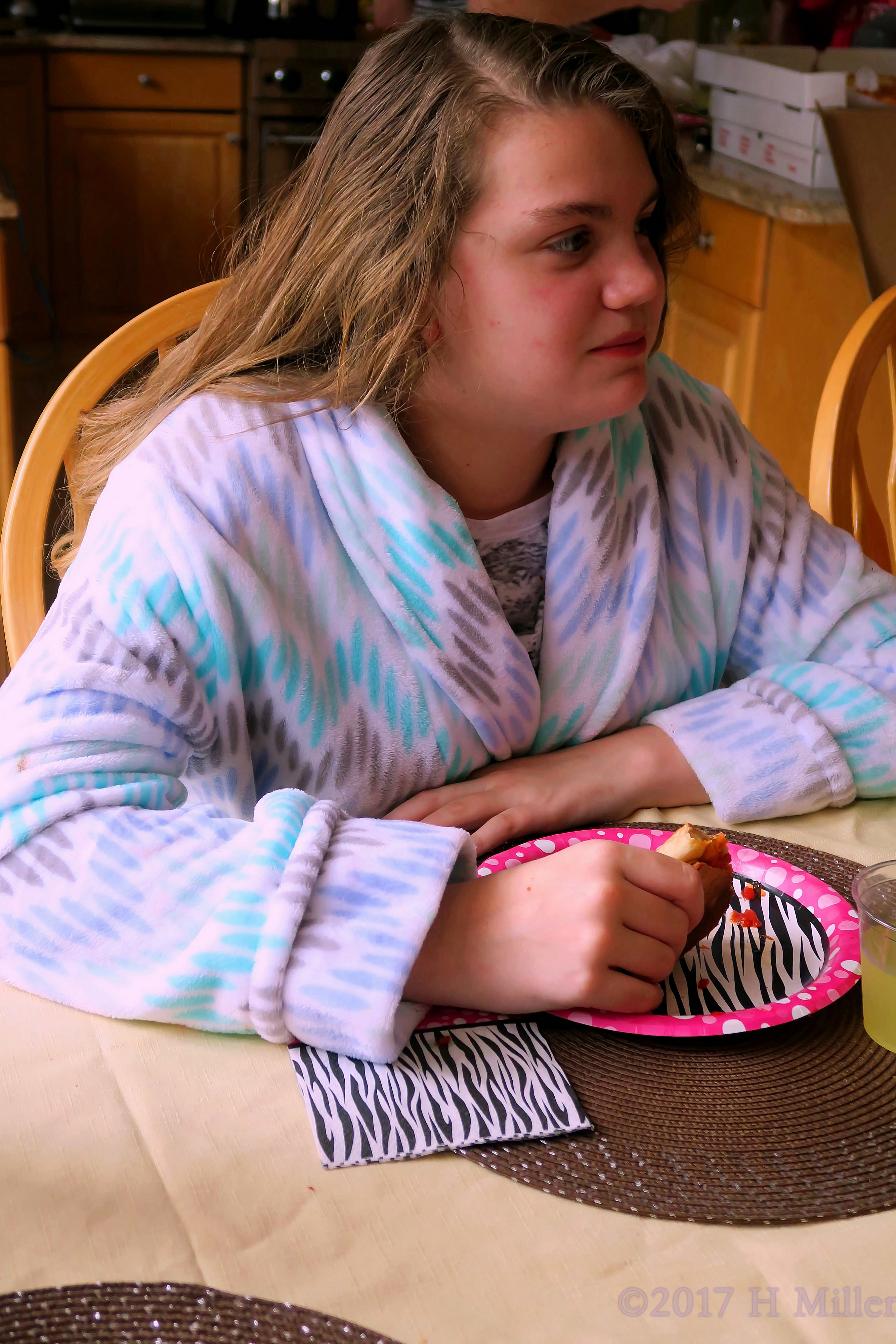 Eating At The Kids Birthday Party! Eating At The Kids Birthday Party!