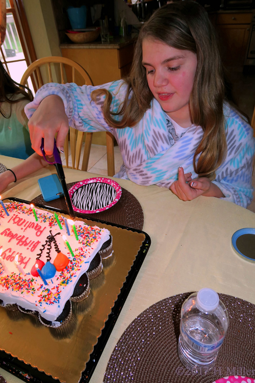 And Paulina Cuts The First Slice Of Birthday Cake!