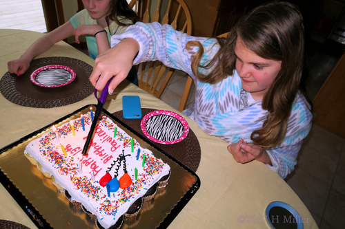 Birthday Cake Looks Even More Amazing With Lighted Candles!