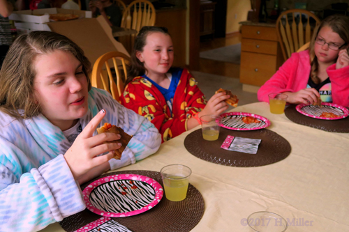 Birthday Girl Having Snacks With Her Friends!