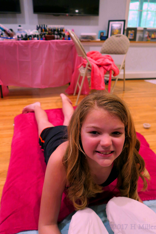 On The Kids Facial And Massage Mat For The Kids Massage Activity! On The Kids Facial And Massage Mat For The Kids Massage Activity!