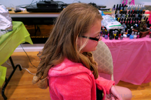 The Side View Of This Girls Curled Hairstyle! The Side View Of This Girls Curled Hairstyle!