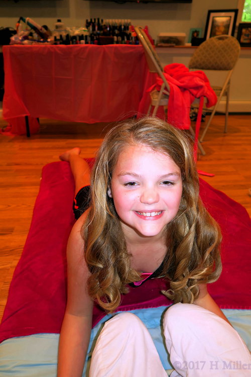 Time For Her Kids Massage Session! Time For Her Kids Massage Session!