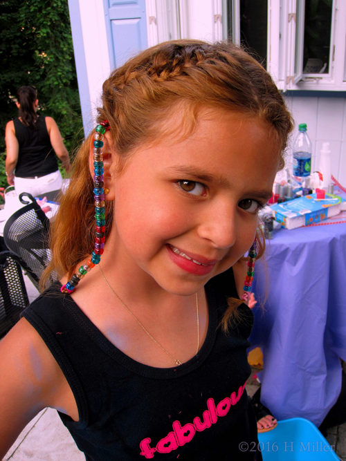 Looking Great With Her Girls Home Spa Hairstyle Looking Great With Her Girls Home Spa Hairstyle