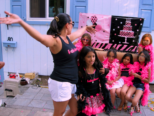 Mom Helping The Kids Out At The Kids Part Mom Helping The Kids Out At The Kids Part