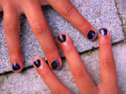 Pretty Black And Gliter Kids Mini Mani Pretty Black And Gliter Kids Mini Mani