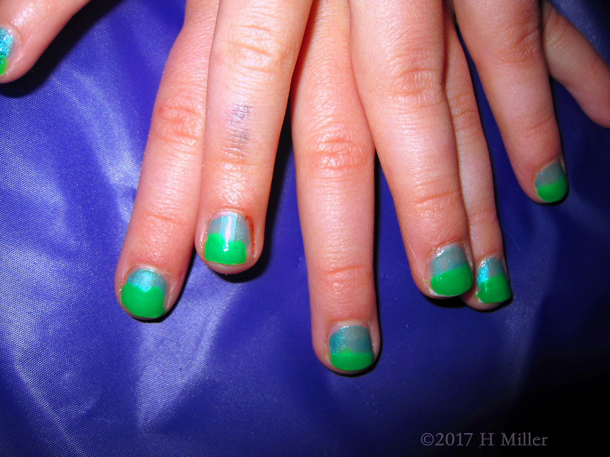 Close Up Of Two Tone Green Shaded Ombre Nail Design 