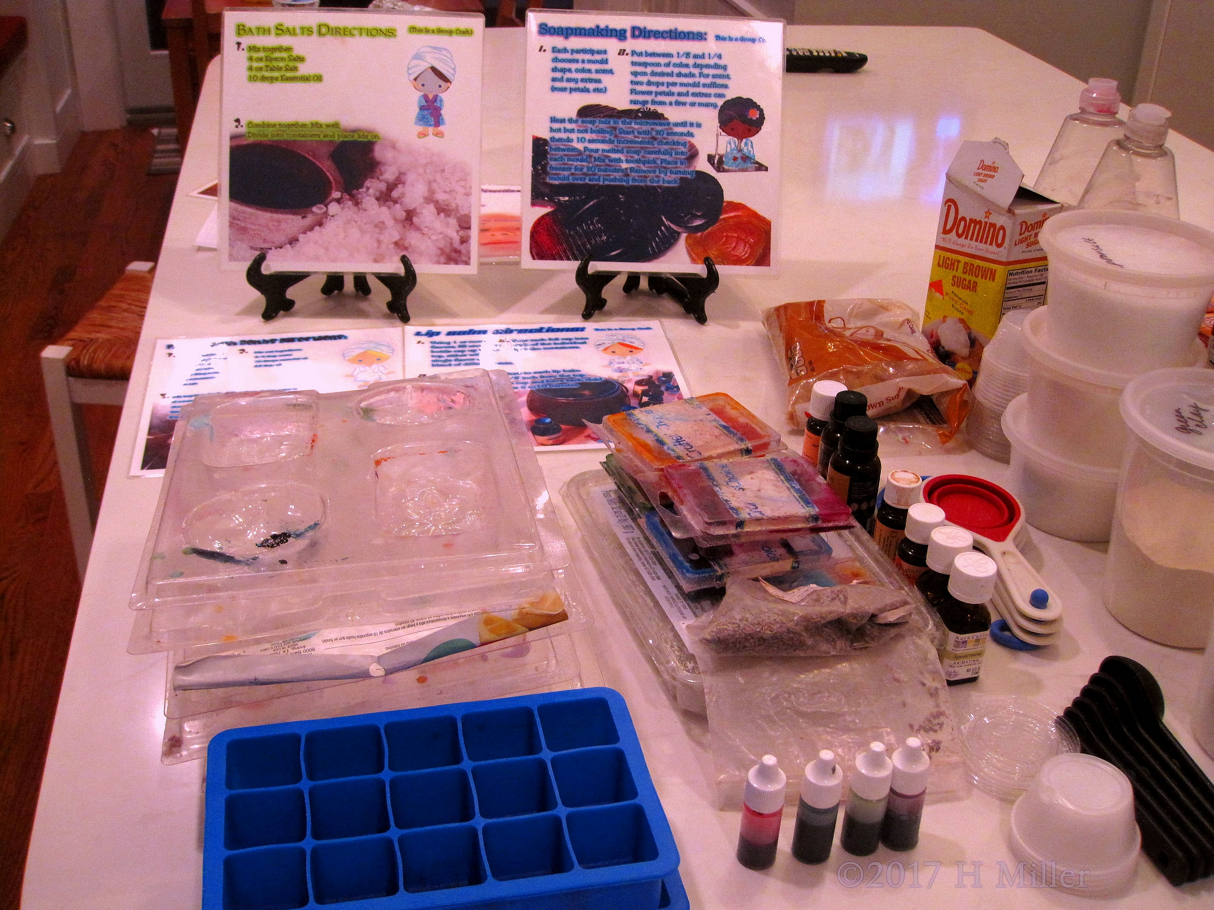 Ready To Make Home Made Kid Friendly Bath Salts And Soap Crafts For Kids! Ready To Make Home Made Kid Friendly Bath Salts And Soap Crafts For Kids!