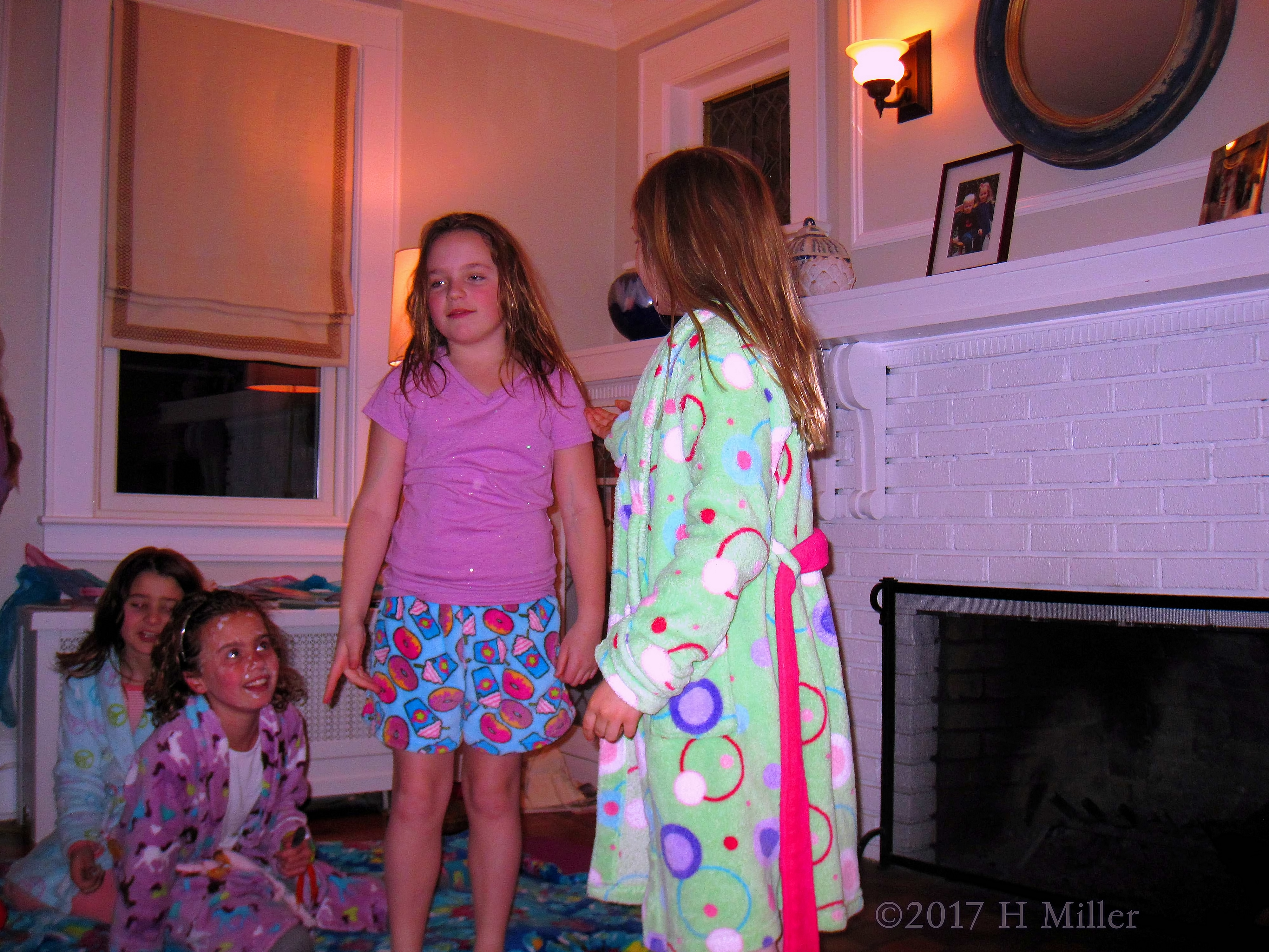 Talking With The Girls During The Kids Spa. Talking With The Girls During The Kids Spa.