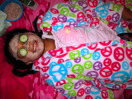 A Sweet And Fun Strawberry Masque Kids Facial With Aloe And Cukes!