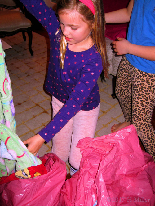 Choosing A Cute Spa Robe ! Choosing A Cute Spa Robe !