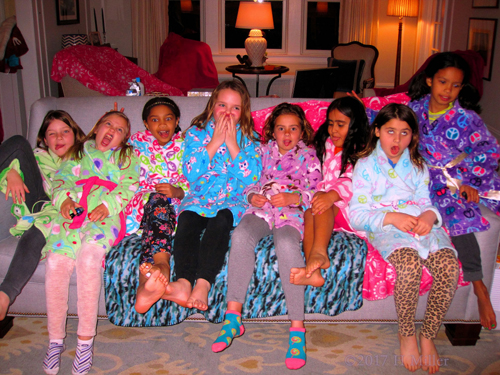 Everyone Is Having A Lot Of Fun At Quinn's Kids Spa! Everyone Is Having A Lot Of Fun At Quinn's Kids Spa!