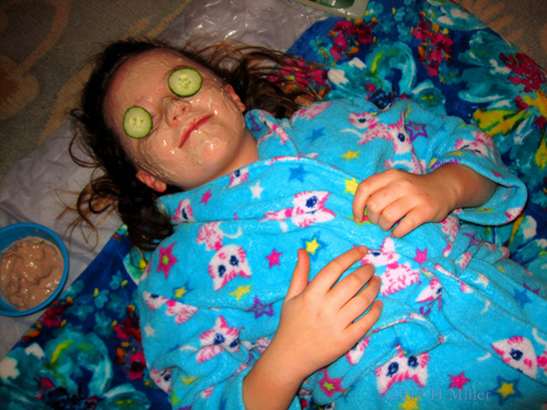 Feel The Tension Disappear With Soothing Kids Facials! Feel The Tension Disappear With Soothing Kids Facials!